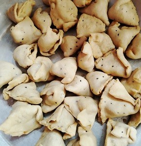 মিনি সিঙ্গারা ২০ পিচ - ৬০ টাকা